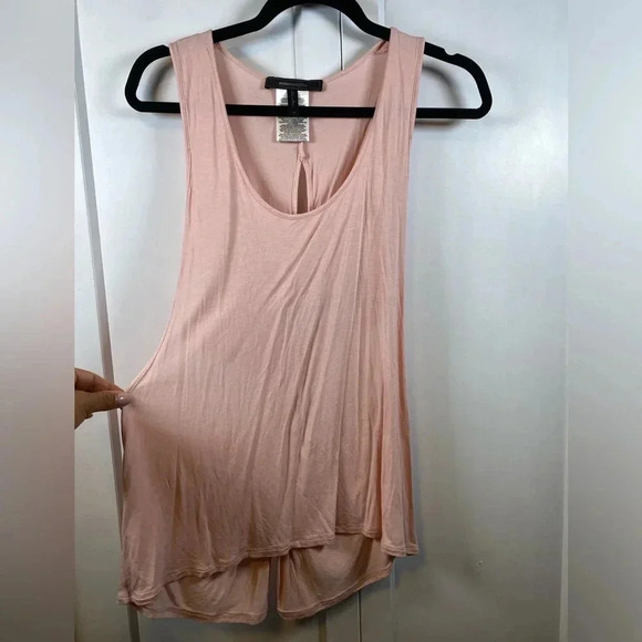 BCBGMAXAZRIA | Soft Pink Top with knotted cutout back details - medium - Picture 2 of 7